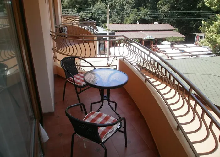 Casa de hóspedes Europa 2*